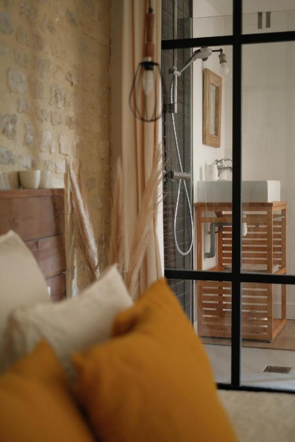 Le Domaine De L'Hostellerie Le Fresne-Camilly Δωμάτιο φωτογραφία